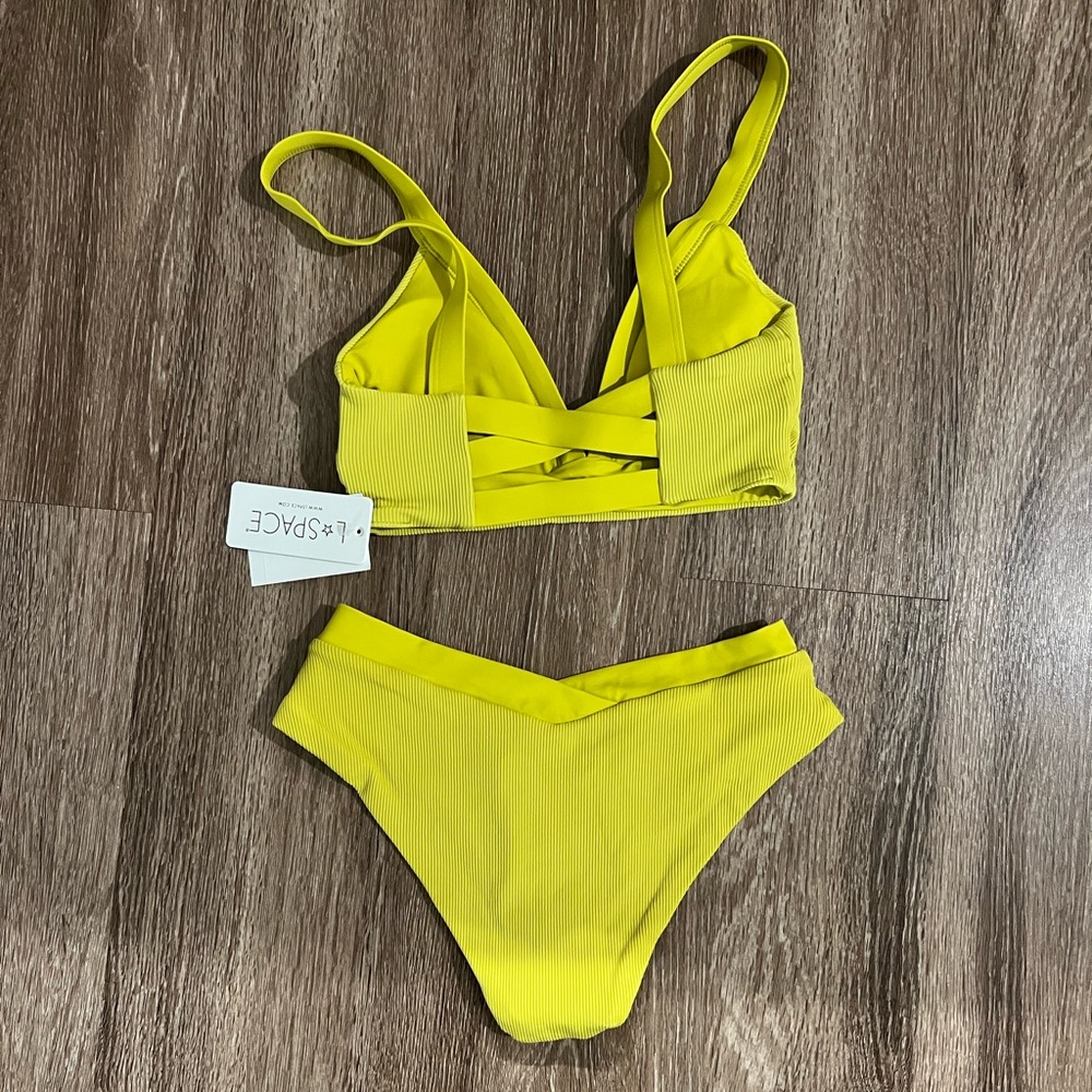 NEW L*SPACE Apple Green Bikini Set - Picture 2 of 10
